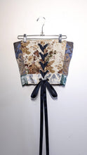 Load image into Gallery viewer, Lilac Tapestry Corset - Size 6-8
